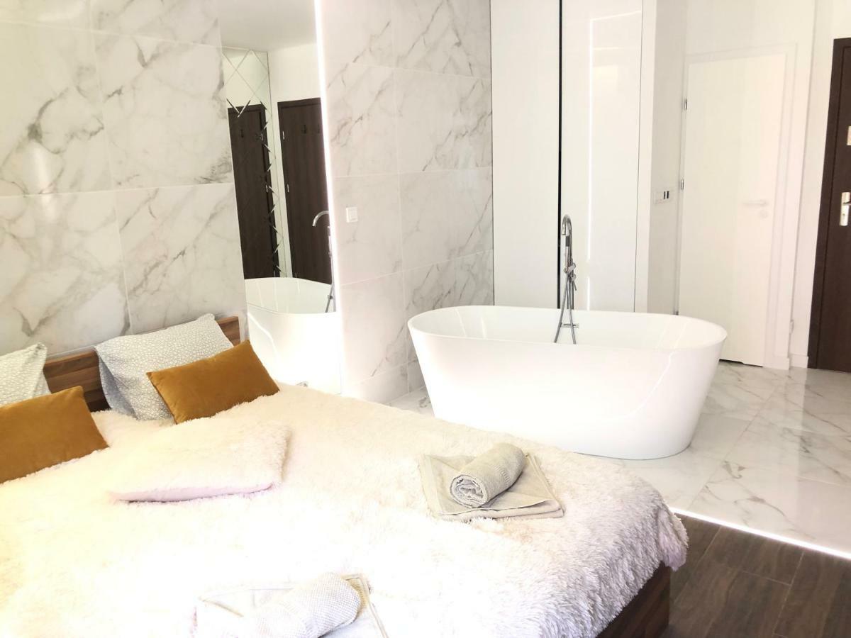 Yourapart Chmielna Park Exclusive Z Wanna Wolnostojaca Lub Jacuzzi Danzica Esterno foto